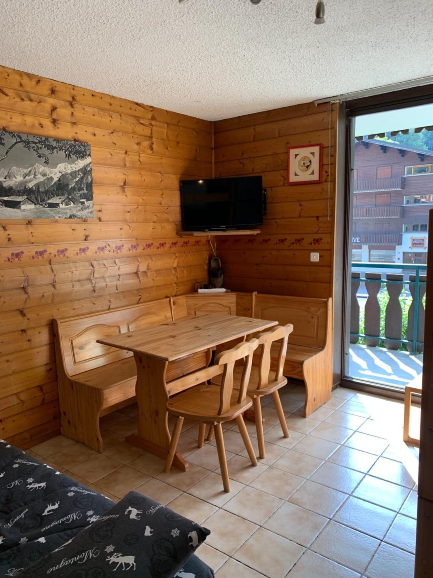 155 Piste Dans Mon Canape Chatel Exterior photo